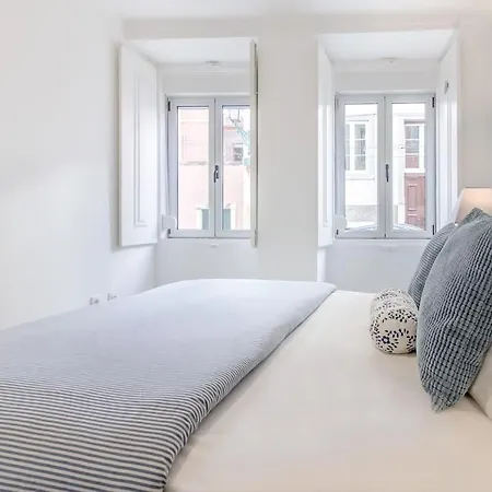 Near Everything In Apartment *